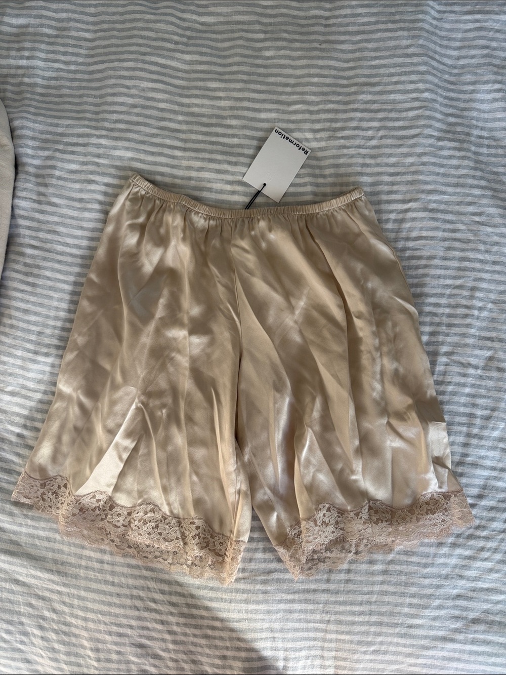 Reformation Clara Shorts NWT 100% Silk